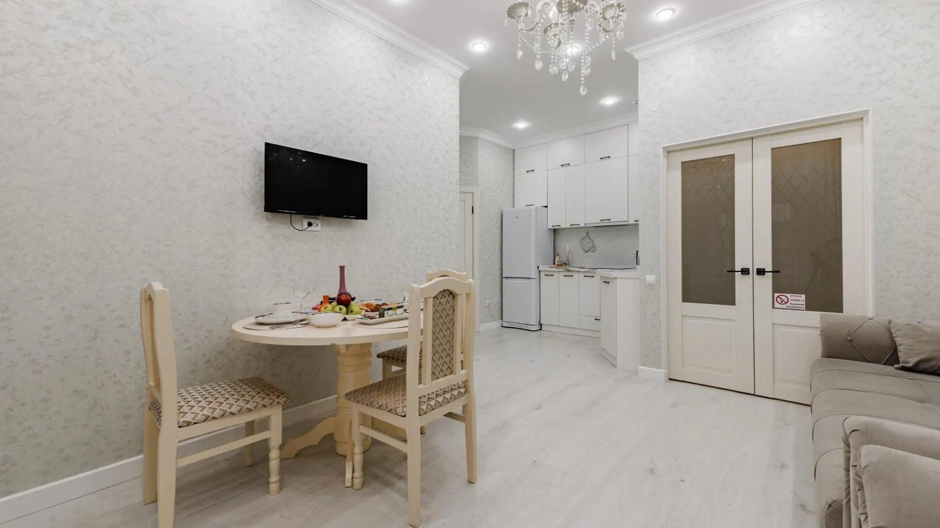 Apartamento 2 Bedroom In Central Astana